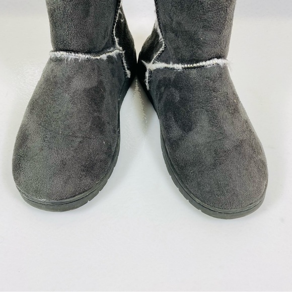 DAWGS Faux Fur Insulated Grey Women's 7 3-Button Pull-On Boot - Picture 2 of 12